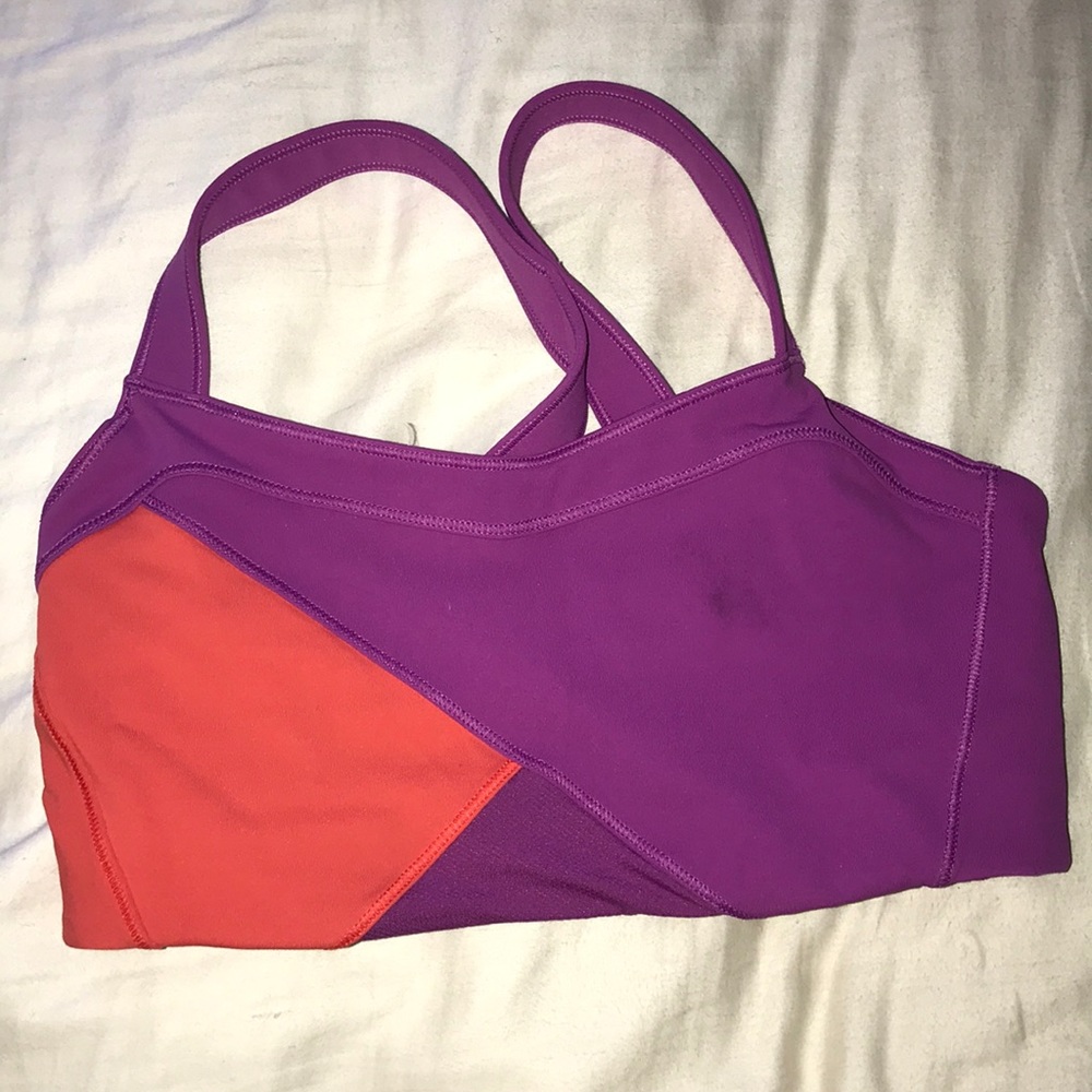 Lululemons sports bra